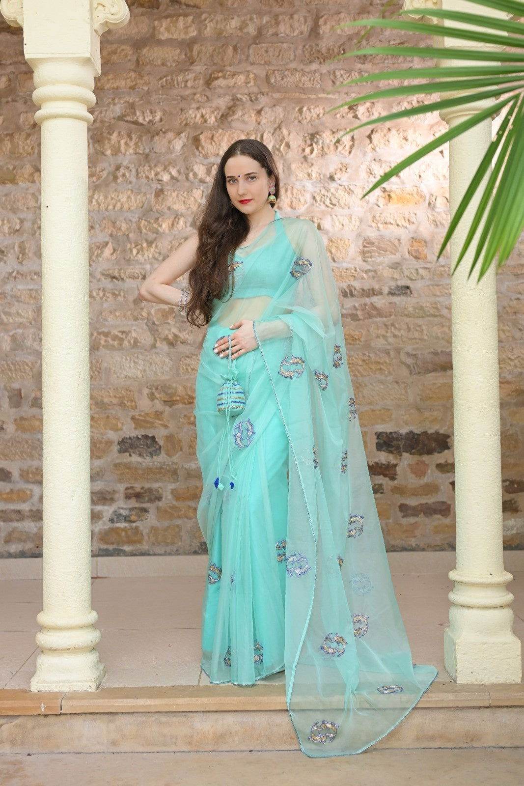 Pisces Saree – Ethereal Flow - Ensembles