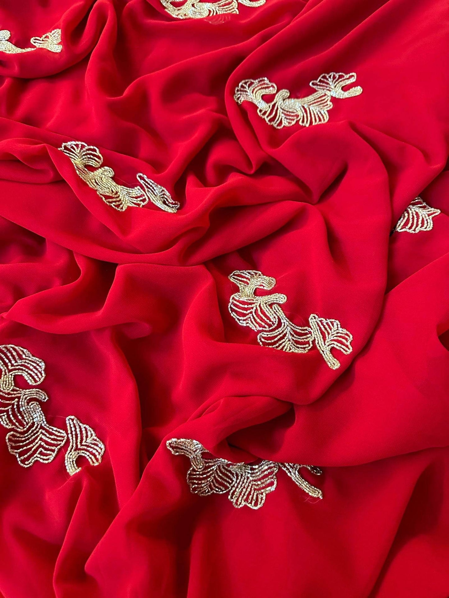 Red Flower Bunch Saree - Ensembles