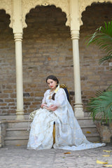 Kamal Wala Safed Georgette Saree - Ensembles
