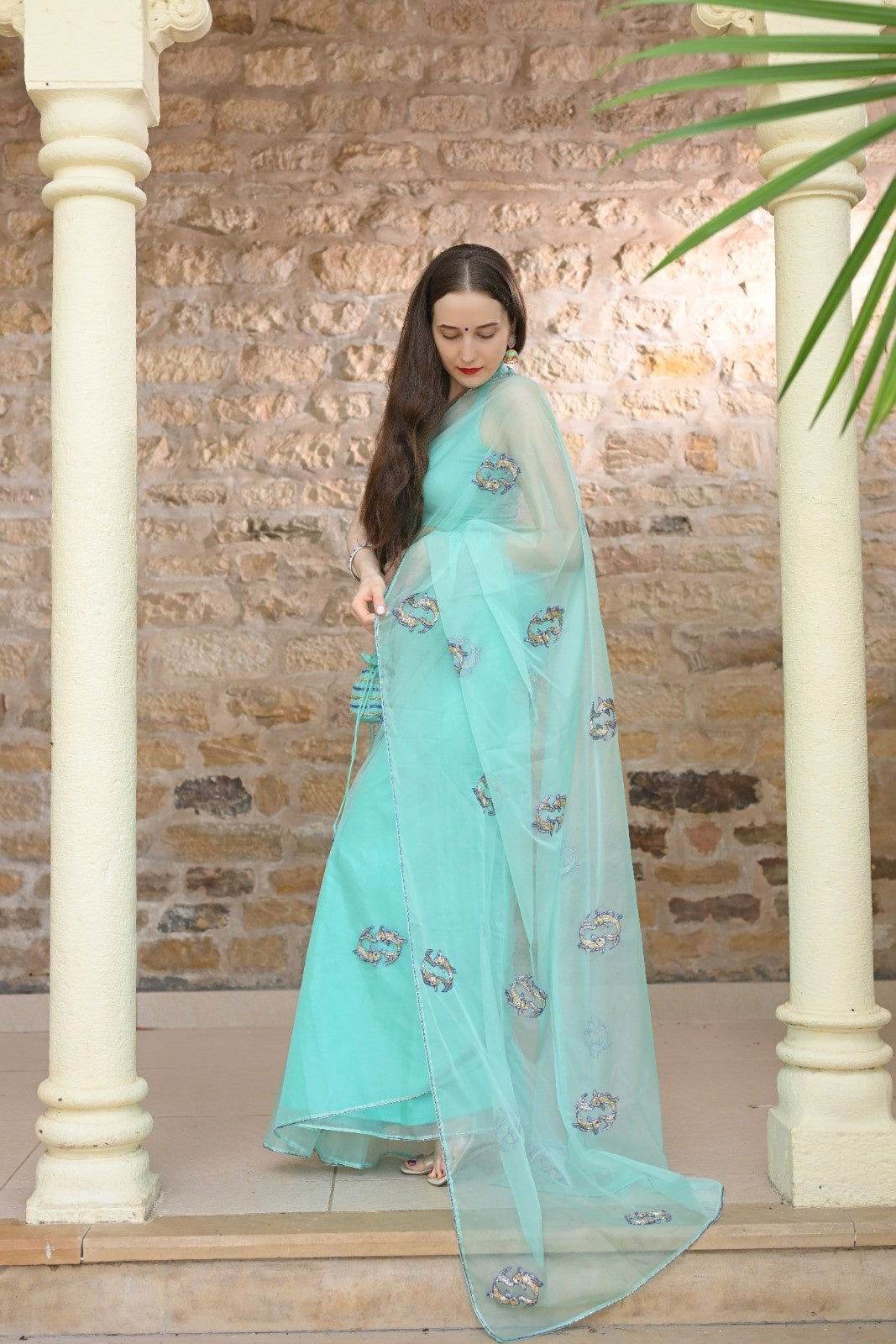 Pisces Saree – Ethereal Flow - Ensembles